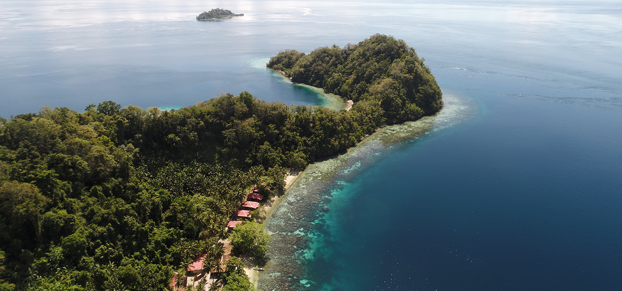 Sali Bay a secluded resort in Indonesia