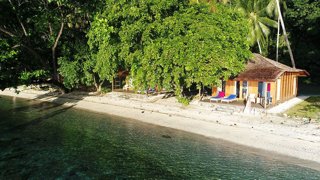 Sali Bay Resort's beachfront accommodations